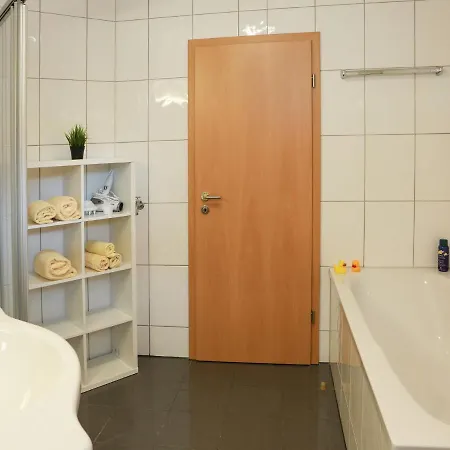 Mit Balkon Und Toller Aussicht