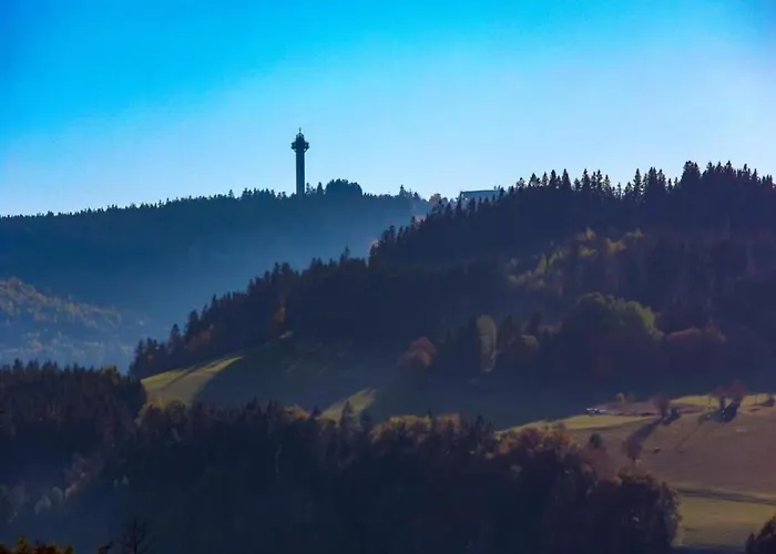 Mit Balkon Und Toller Aussicht *