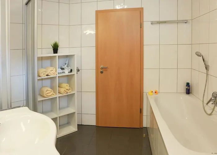 Mit Balkon Und Toller Aussicht